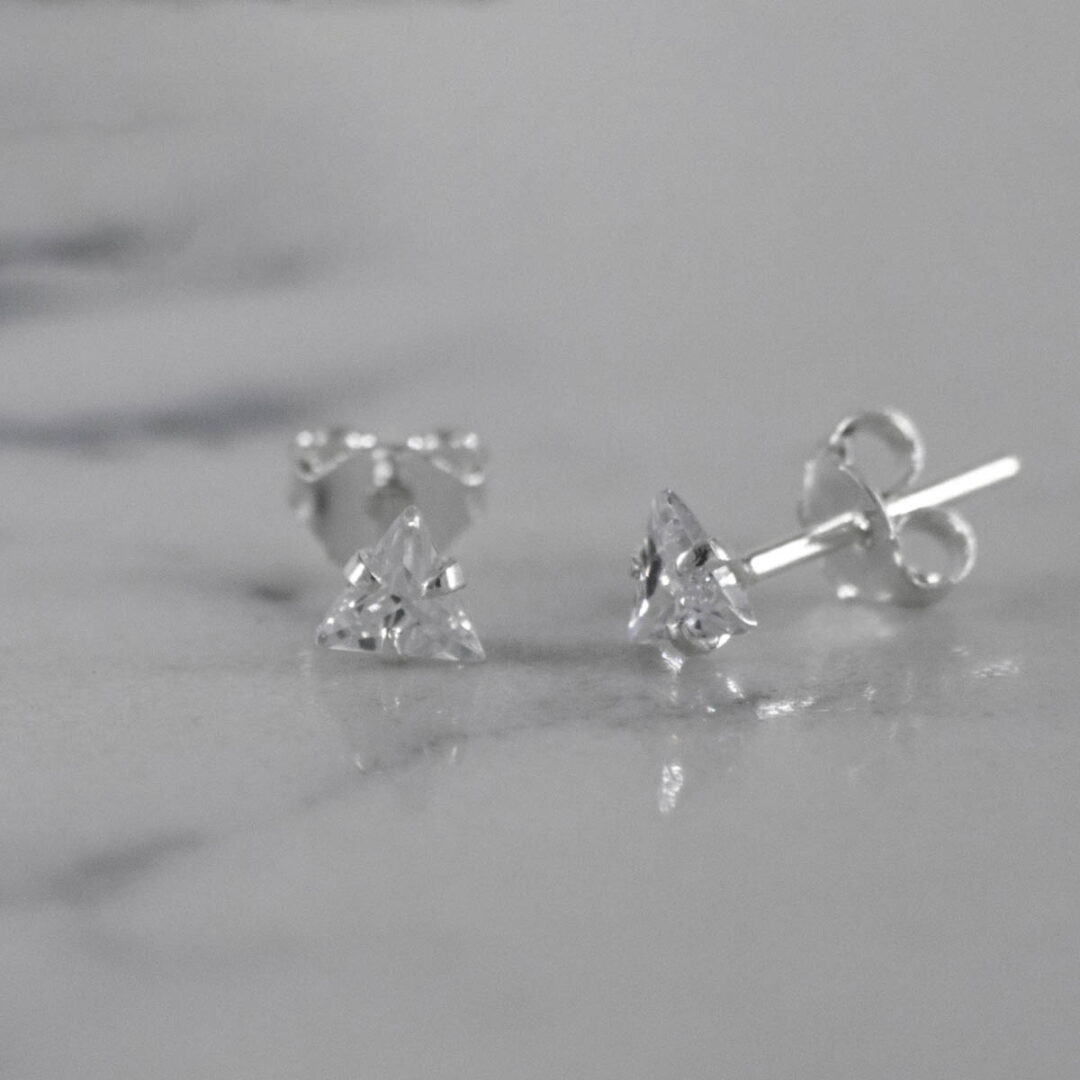 TOPO TRIANGULO CRISTAL 4MM